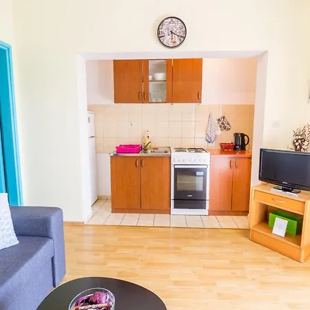 Apartment Vlahusic Putnikovic